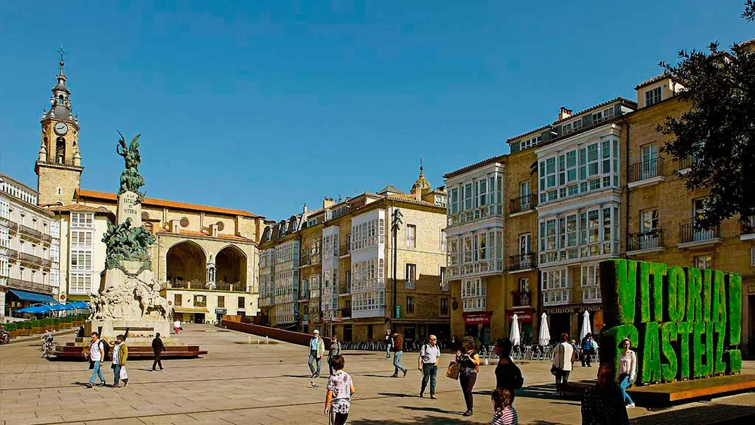 Plaza de la Virgen Blanca - Que ver en Vitoria